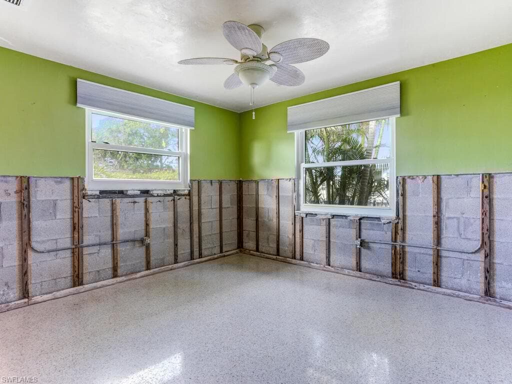 1660 Sandpiper St, Naples, FL 34102-10