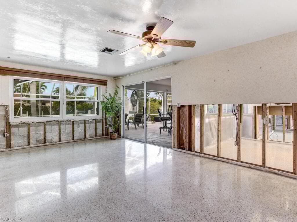1660 Sandpiper St, Naples, FL 34102-12