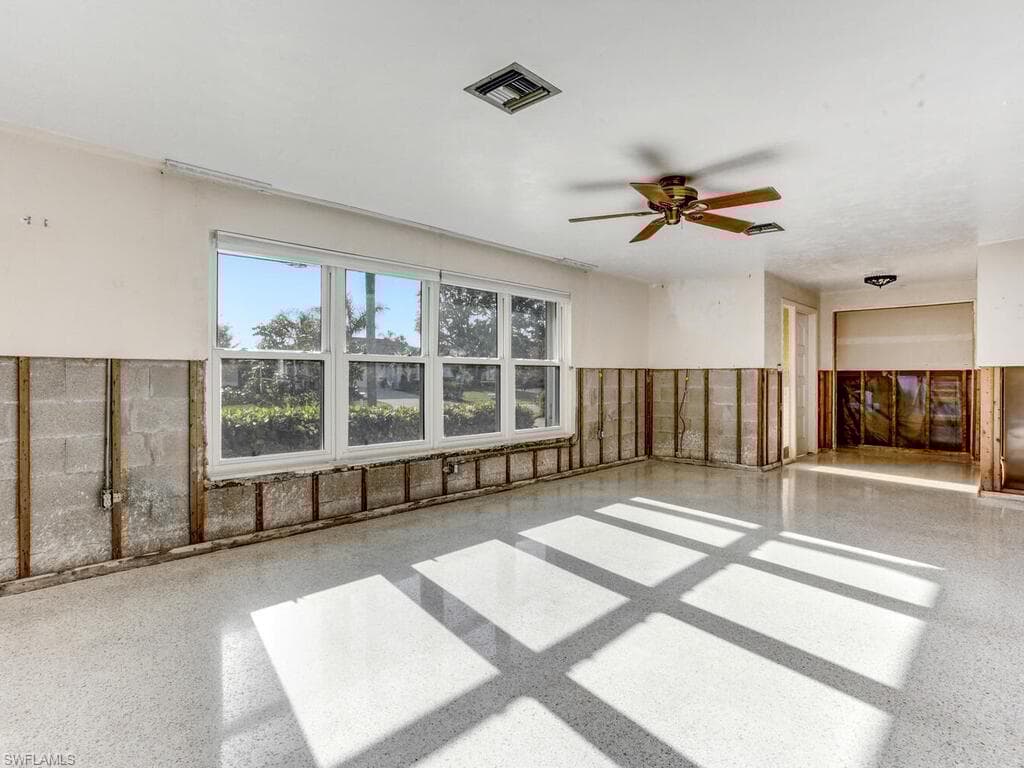 1660 Sandpiper St, Naples, FL 34102-18