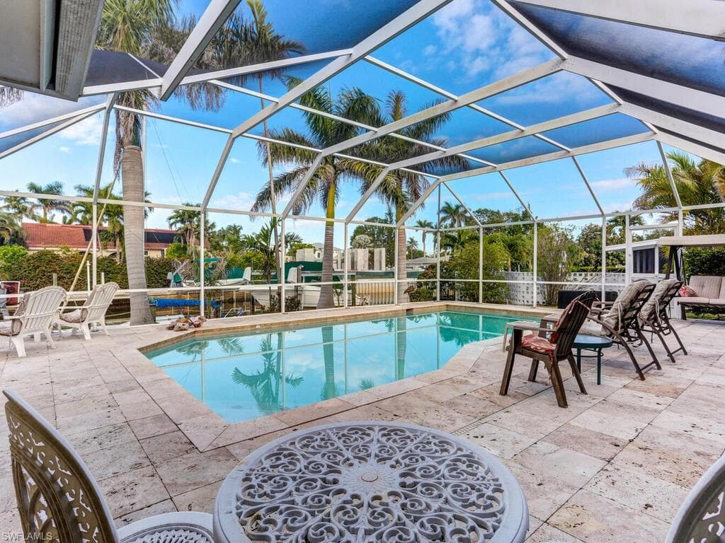 1660 Sandpiper St, Naples, FL 34102-1