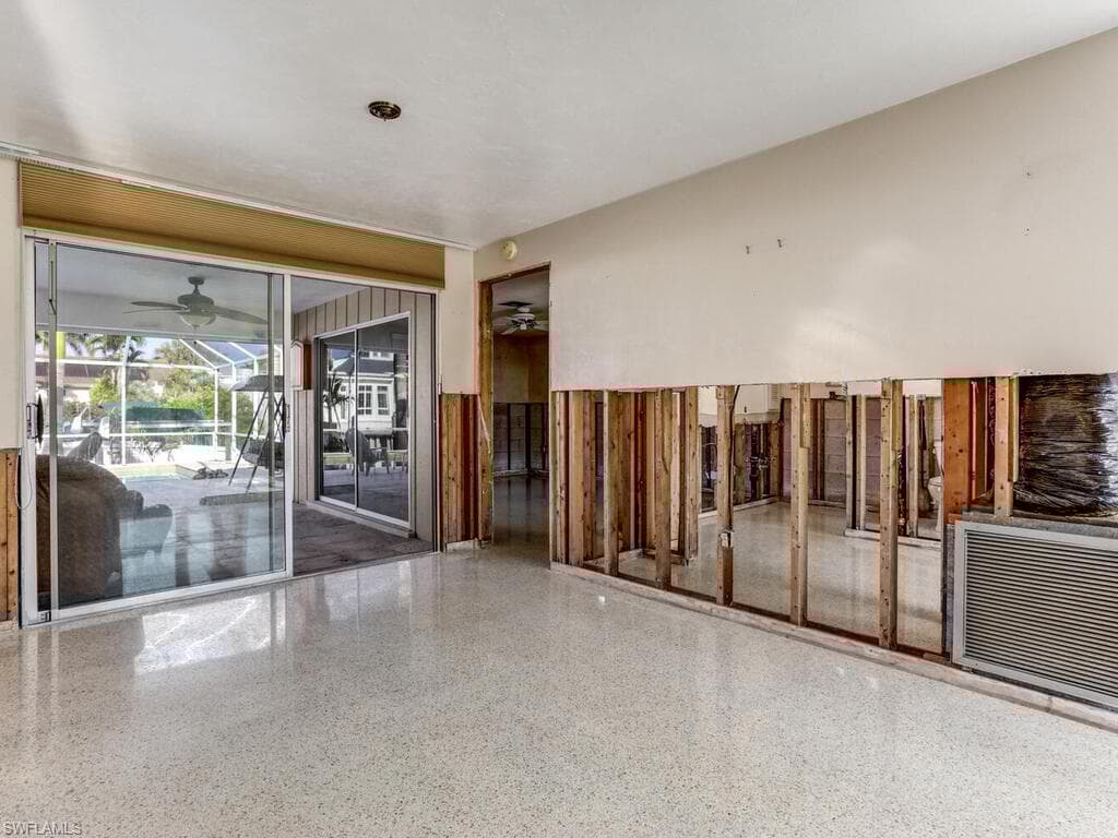 1660 Sandpiper St, Naples, FL 34102-19