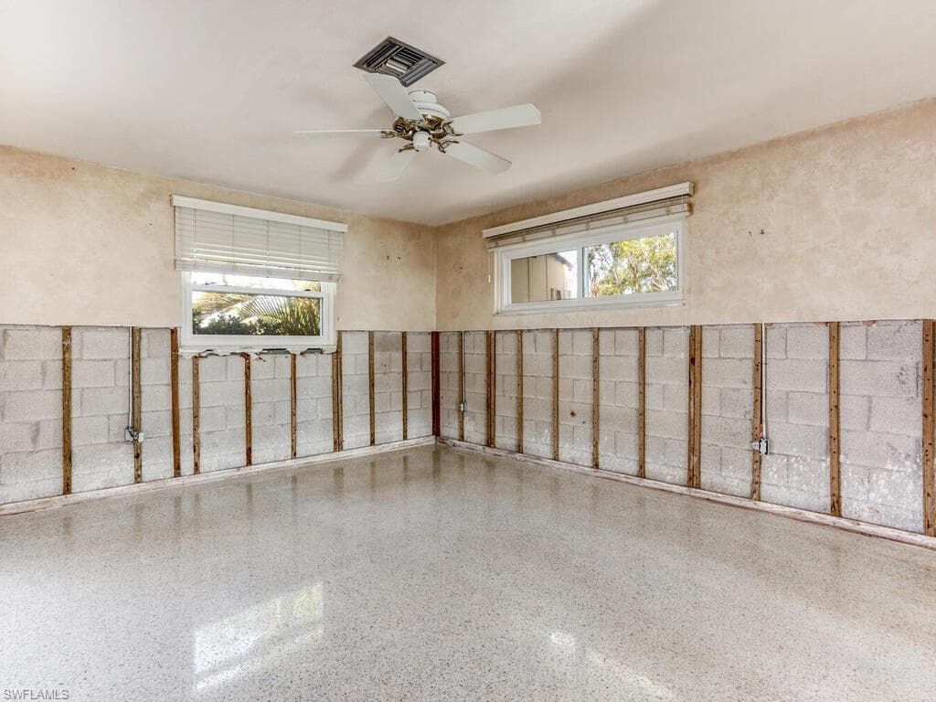1660 Sandpiper St, Naples, FL 34102-20