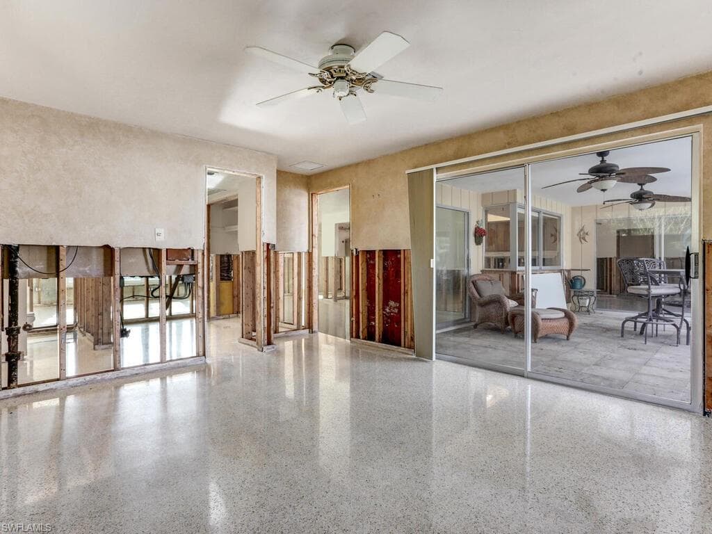 1660 Sandpiper St, Naples, FL 34102-22