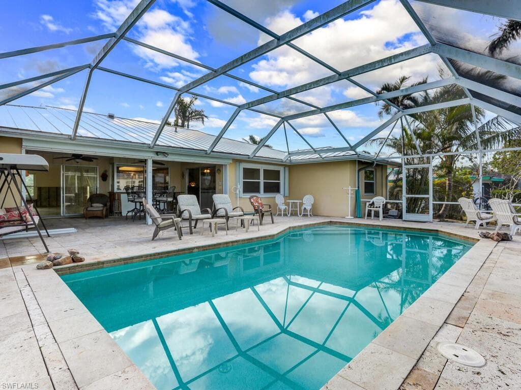 1660 Sandpiper St, Naples, FL 34102-3