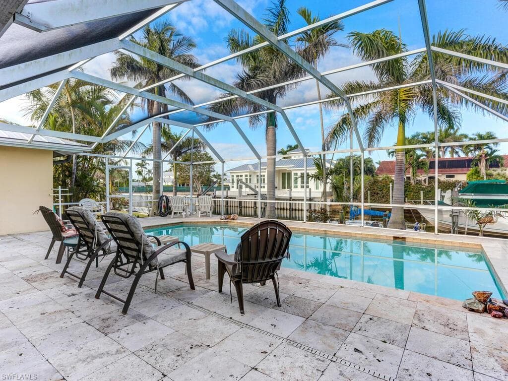 1660 Sandpiper St, Naples, FL 34102-4