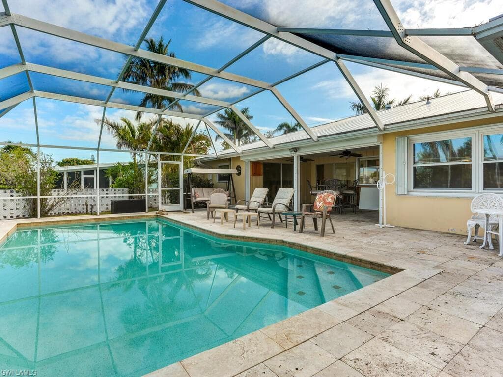 1660 Sandpiper St, Naples, FL 34102-5