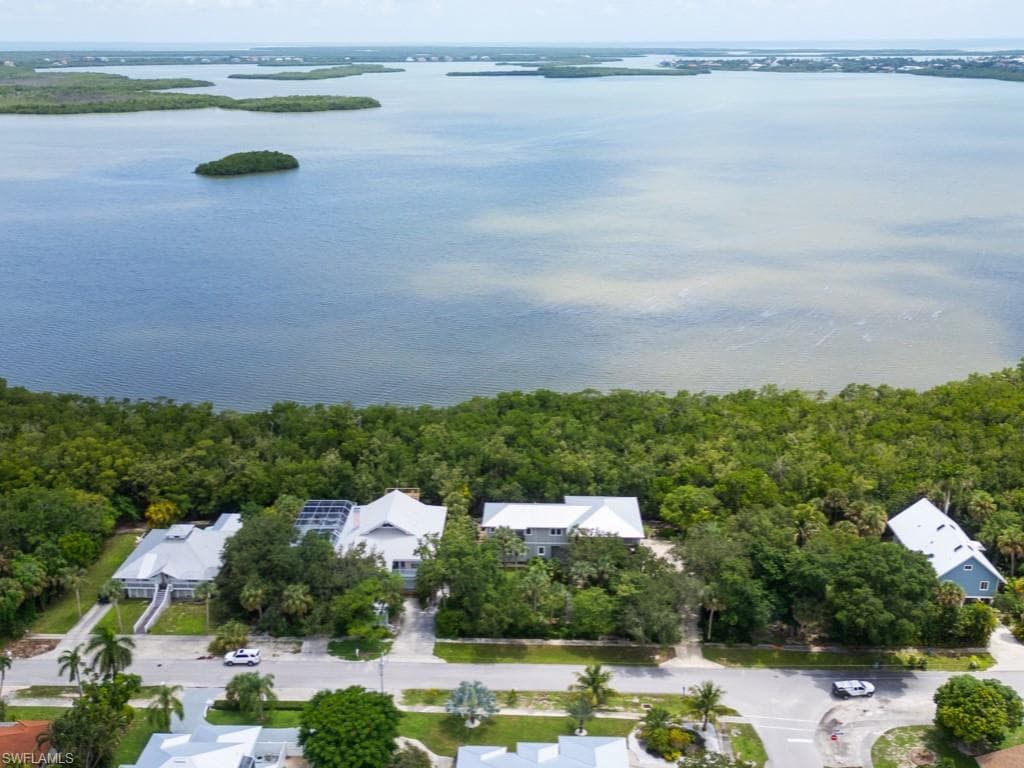 2001 Sheffield Ave, Marco Island, FL 34145-1