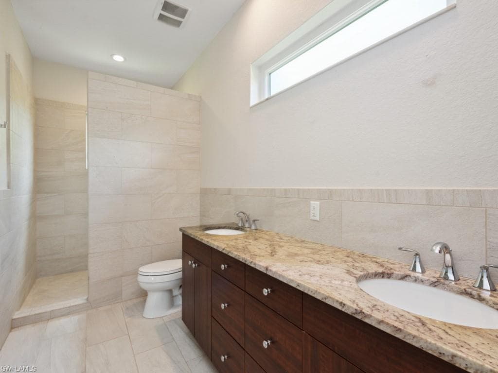 2001 Sheffield Ave, Marco Island, FL 34145-24