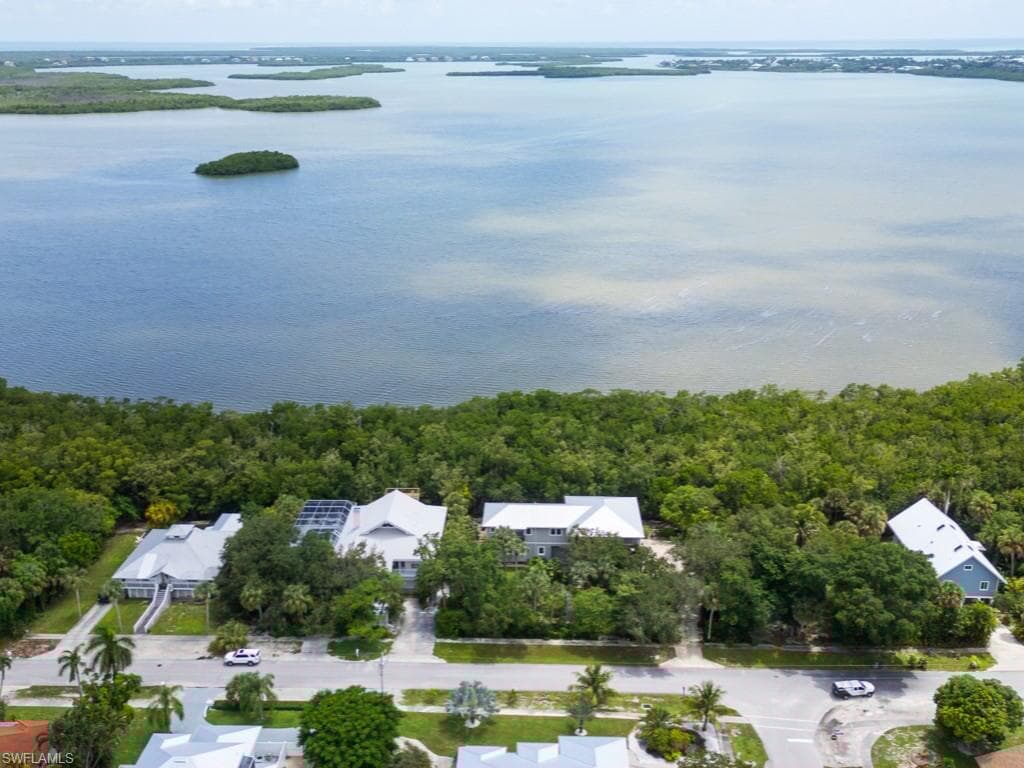 2001 Sheffield Ave, Marco Island, FL 34145-2