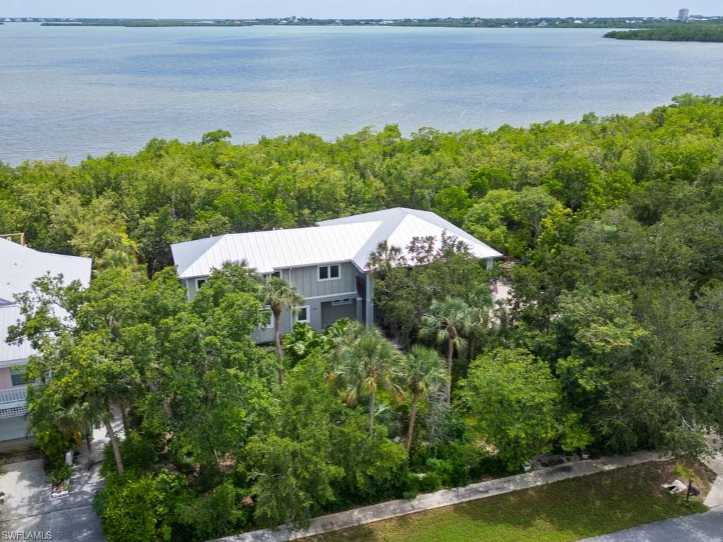 2001 Sheffield Ave, Marco Island, FL 34145-40