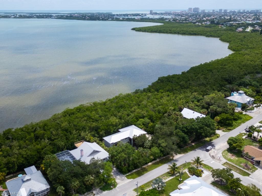 2001 Sheffield Ave, Marco Island, FL 34145-44