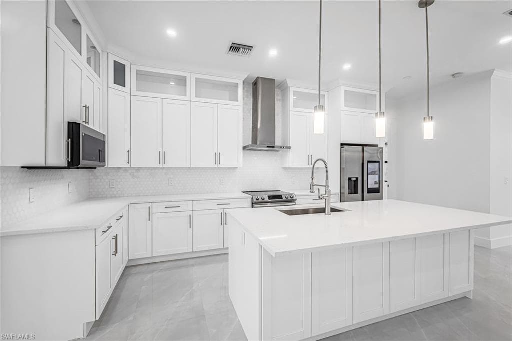 2840 Golden Gate Blvd W, Naples, FL 34120-13