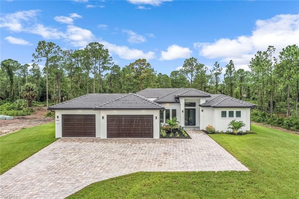 2840 Golden Gate Blvd W, Naples, FL 34120-1