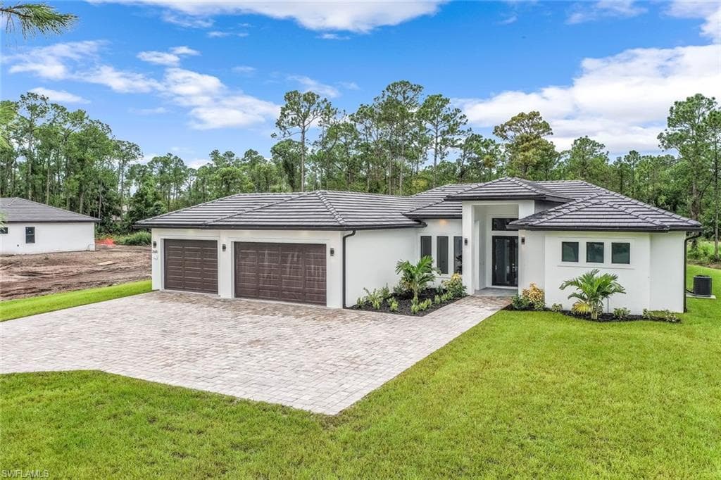 2840 Golden Gate Blvd W, Naples, FL 34120-7