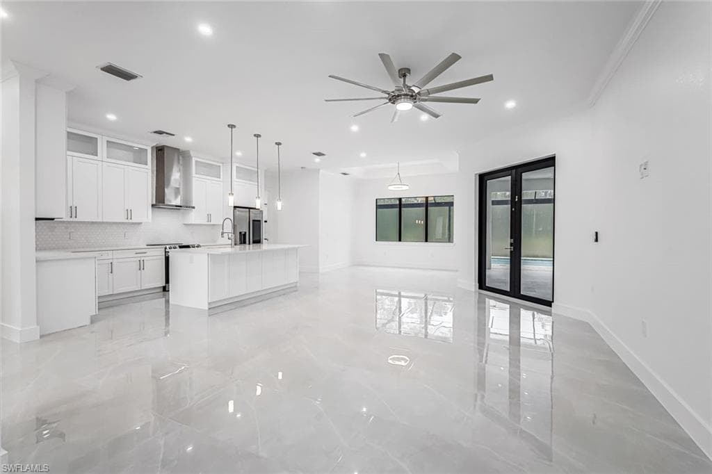 2840 Golden Gate Blvd W, Naples, FL 34120-8