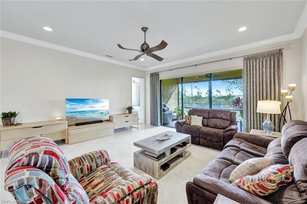 3407 Baltic Dr, Naples, FL 34119-9
