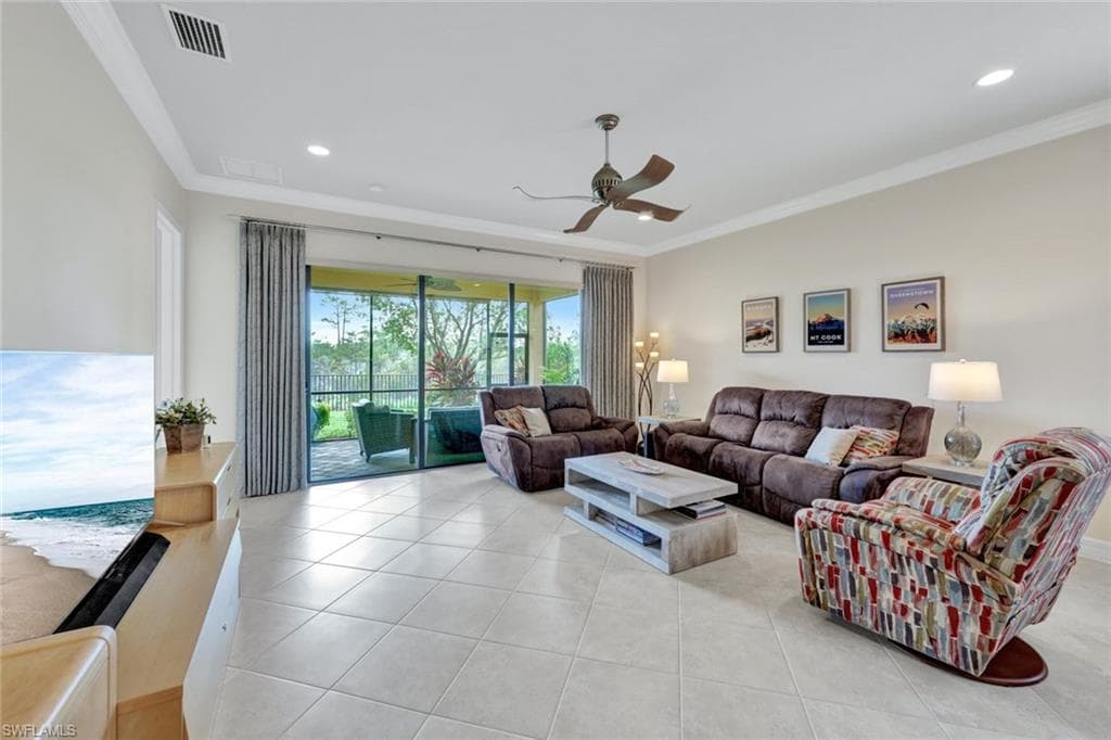 3407 Baltic Dr, Naples, FL 34119-10