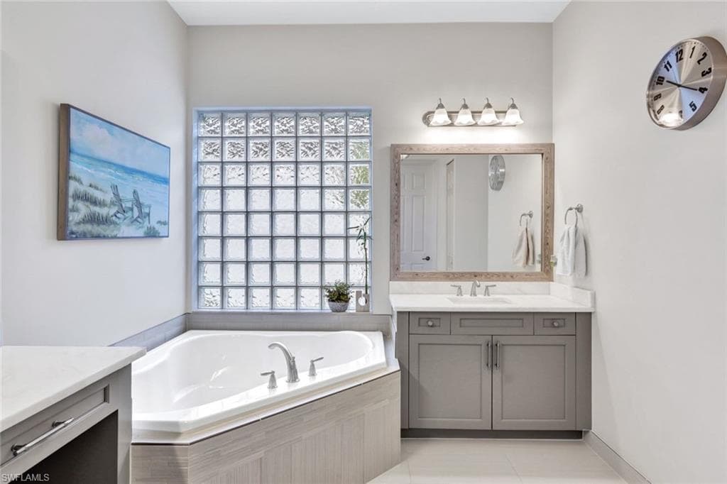 3407 Baltic Dr, Naples, FL 34119-18