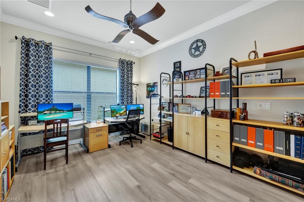 3407 Baltic Dr, Naples, FL 34119-21
