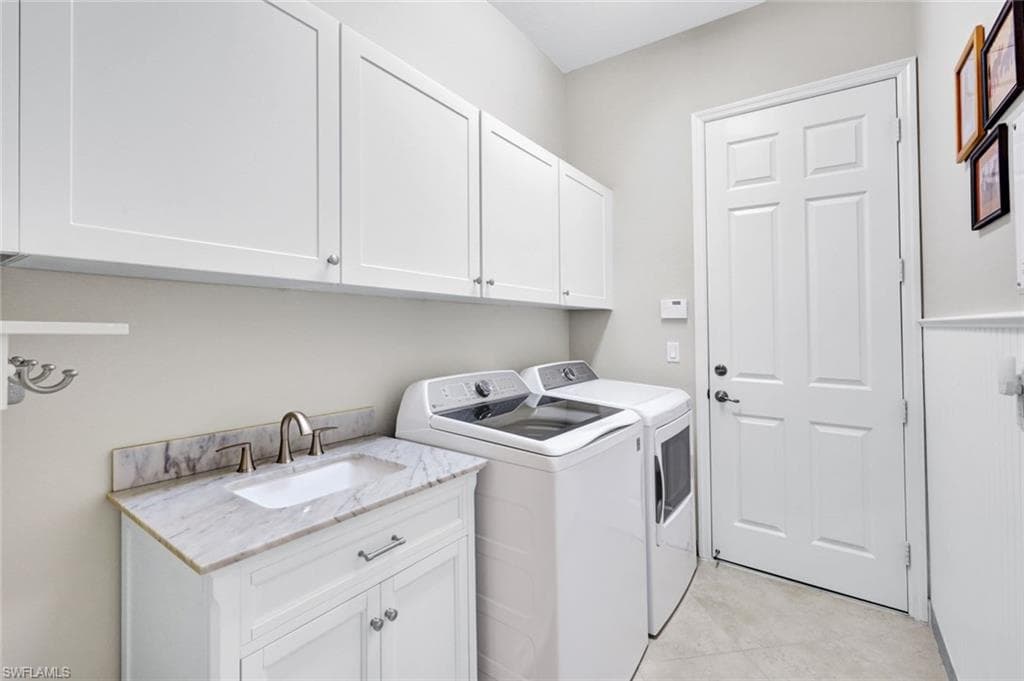 3407 Baltic Dr, Naples, FL 34119-22