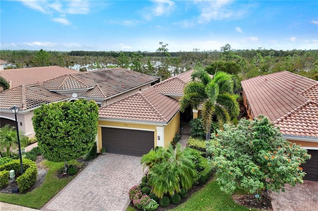 3407 Baltic Dr, Naples, FL 34119-28