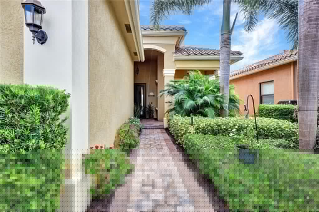 3407 Baltic Dr, Naples, FL 34119-29