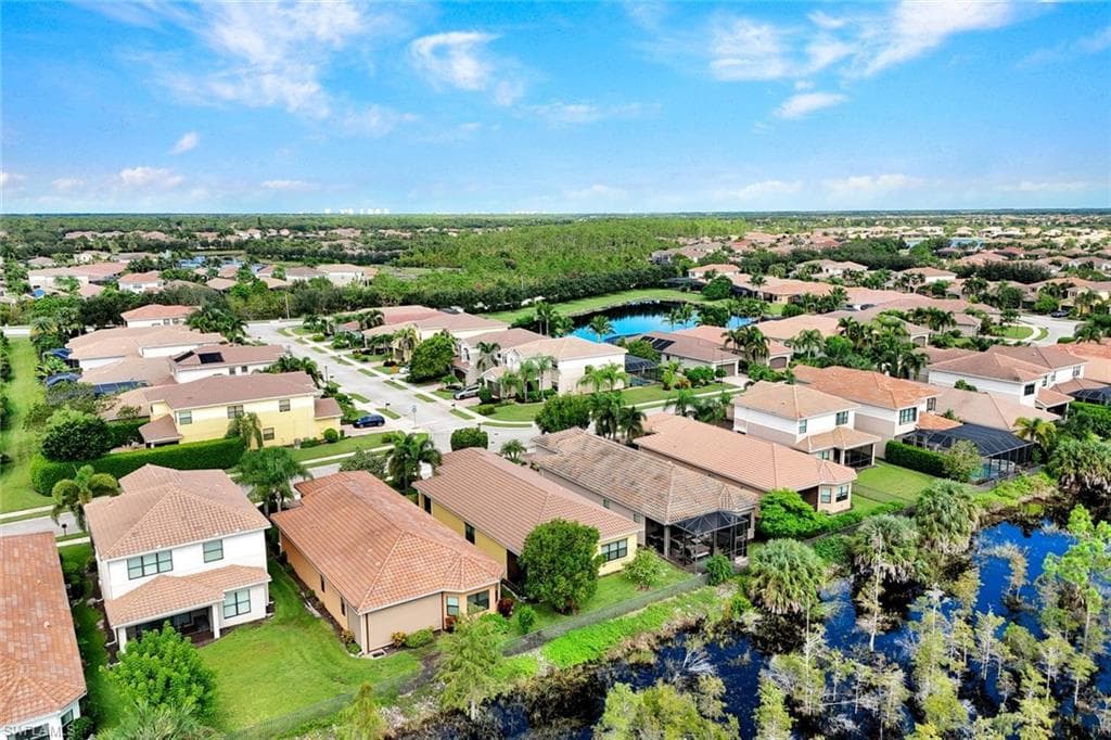 3407 Baltic Dr, Naples, FL 34119-35