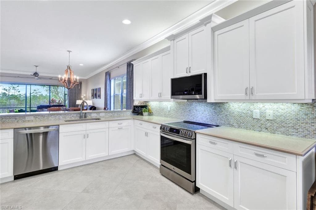 3407 Baltic Dr, Naples, FL 34119-6