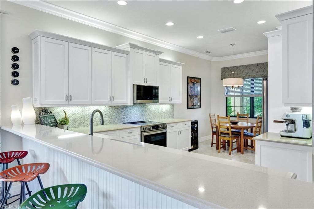 3407 Baltic Dr, Naples, FL 34119-7
