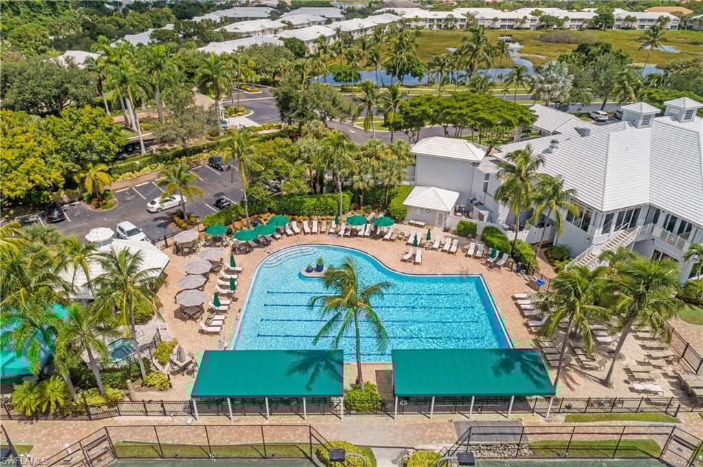 1511 Whispering Oaks Cir, Naples, FL 34110-4