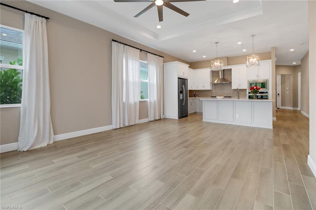 9216 Cayman Dr, Naples, FL 34114-9