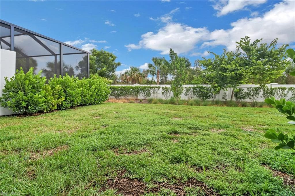 9216 Cayman Dr, Naples, FL 34114-18