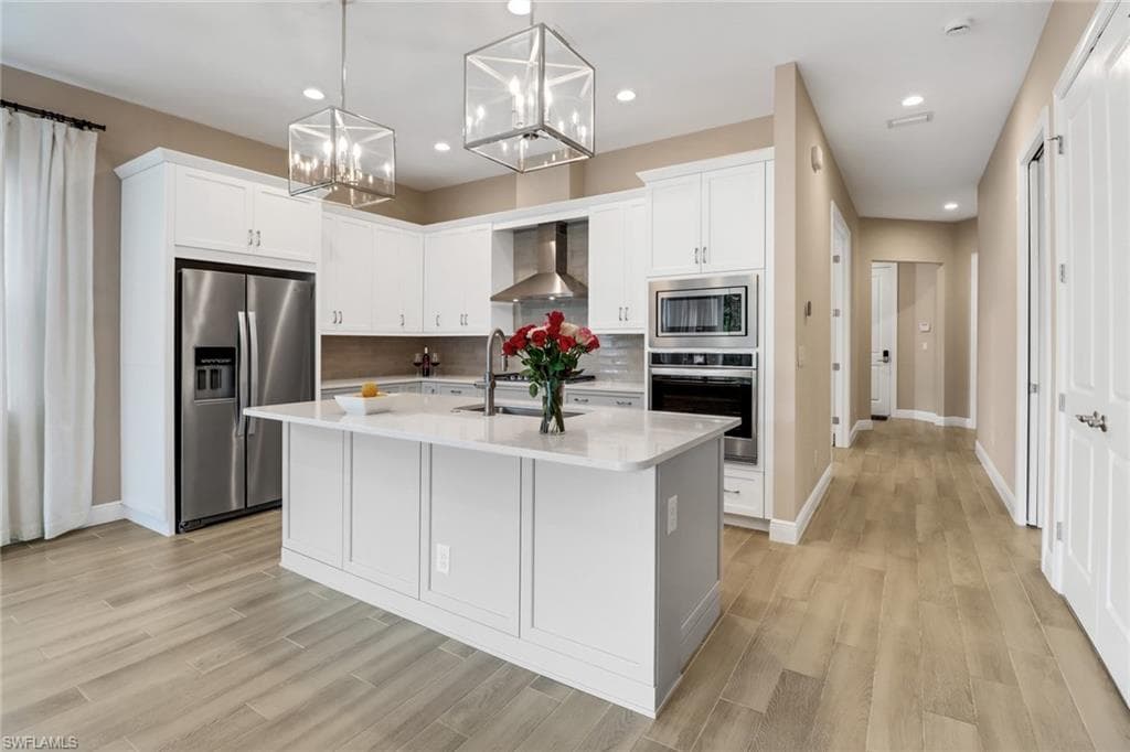 9216 Cayman Dr, Naples, FL 34114-4