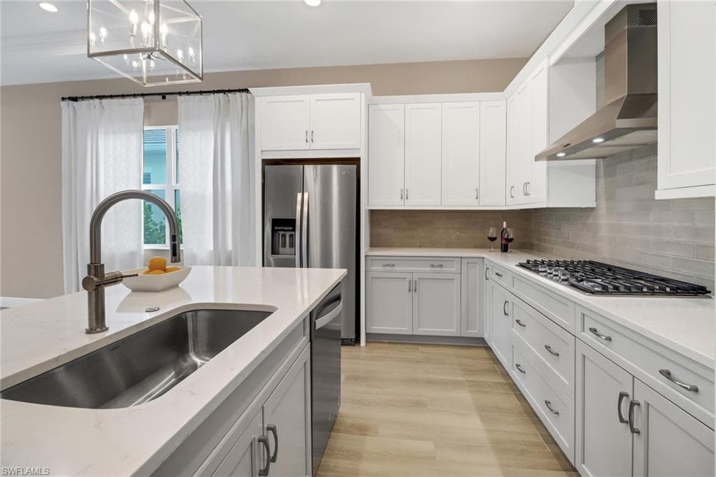 9216 Cayman Dr, Naples, FL 34114-6