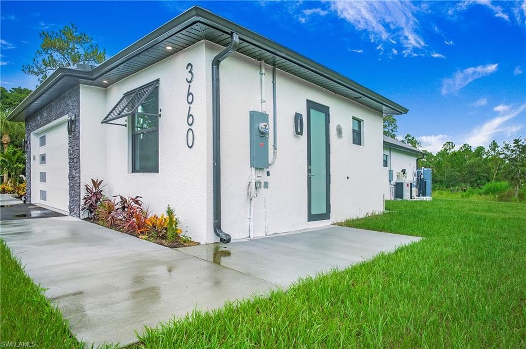 3660 4th Ave NE, Naples, FL 34120-22