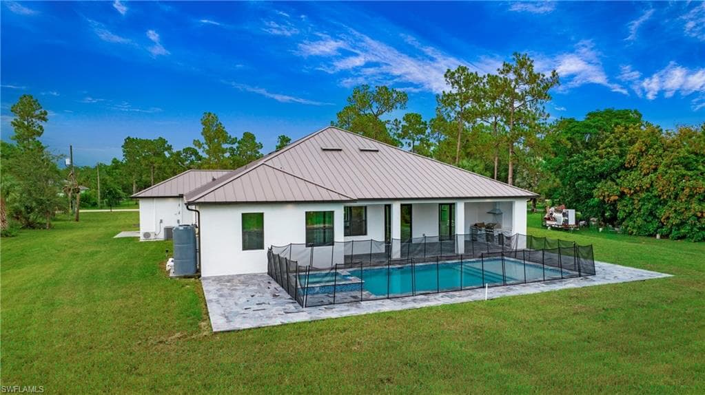 3660 4th Ave NE, Naples, FL 34120-28