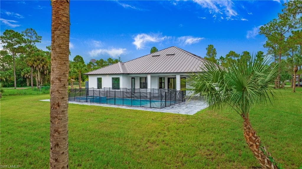 3660 4th Ave NE, Naples, FL 34120-29