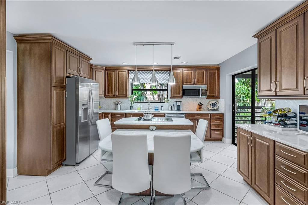 184 Stillwater Ct, Marco Island, FL 34145-12