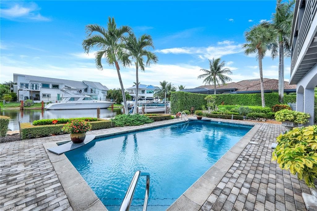 184 Stillwater Ct, Marco Island, FL 34145-30