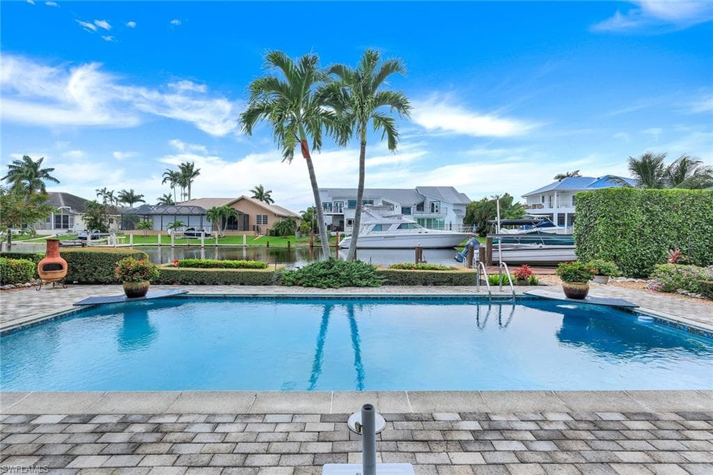 184 Stillwater Ct, Marco Island, FL 34145-32