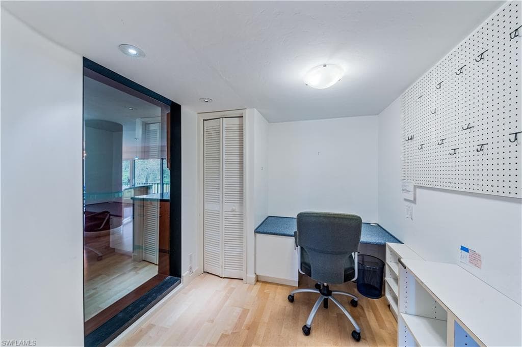 107 Clubhouse Dr 258, Naples, FL 34105-23