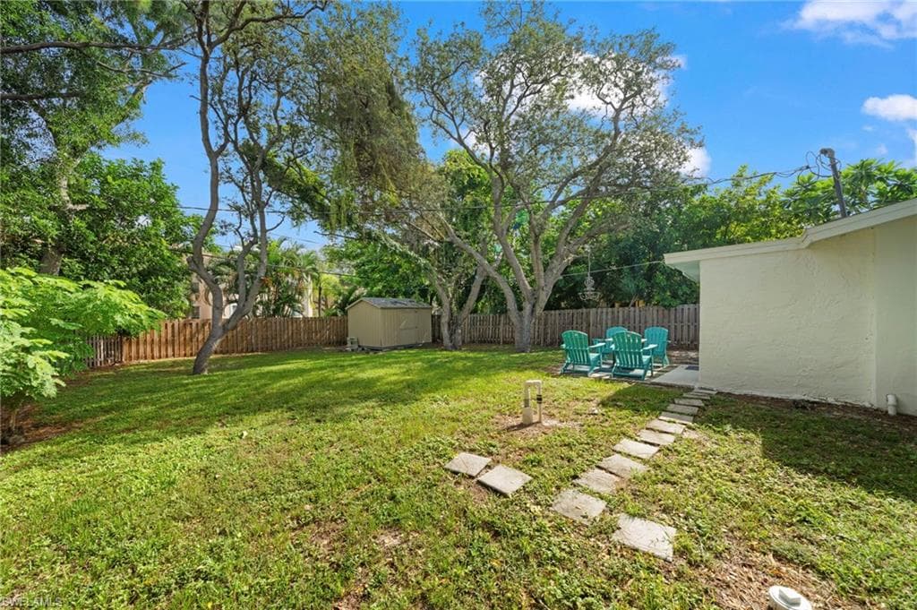 83 7th St 83/85, Bonita Springs, FL 34134-10