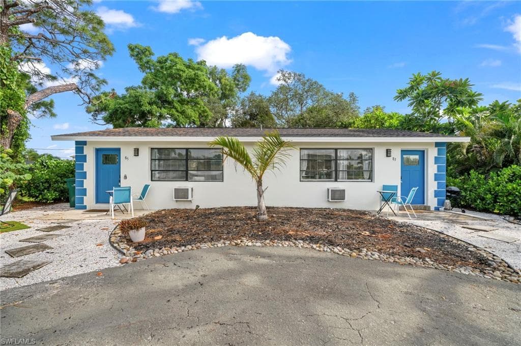 83 7th St 83/85, Bonita Springs, FL 34134-2
