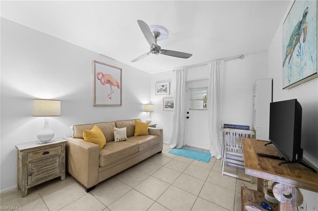 83 7th St 83/85, Bonita Springs, FL 34134-32
