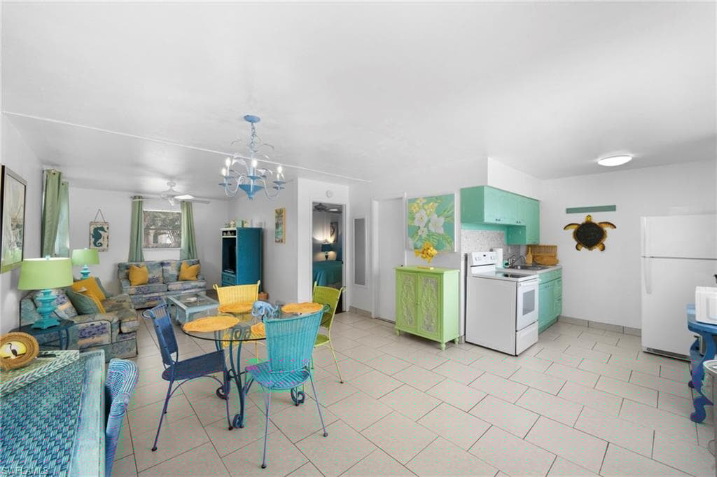 83 7th St 83/85, Bonita Springs, FL 34134-35