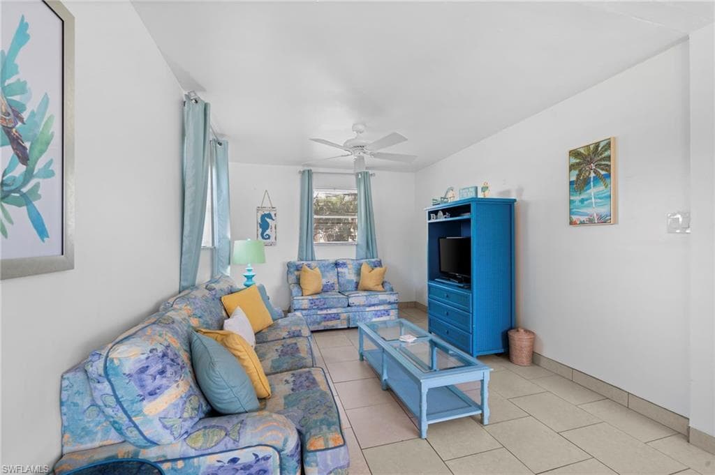 83 7th St 83/85, Bonita Springs, FL 34134-44
