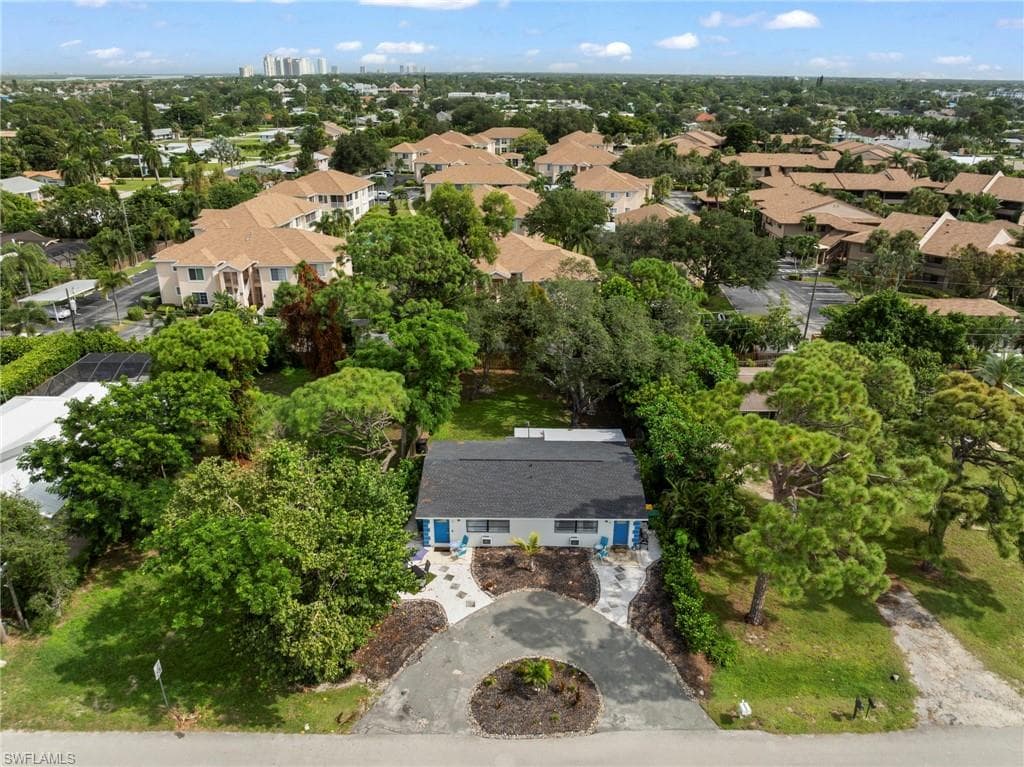 83 7th St 83/85, Bonita Springs, FL 34134-6