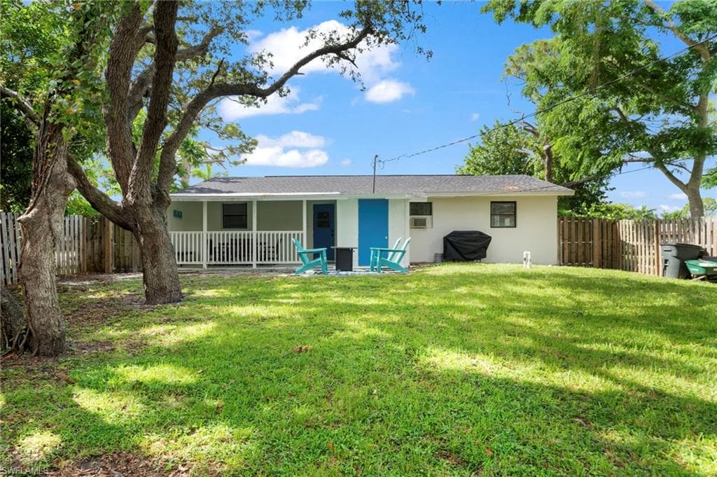 83 7th St 83/85, Bonita Springs, FL 34134-8