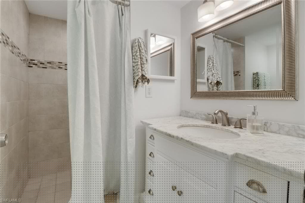 850 Meadowland Dr J, Naples, FL 34108-15