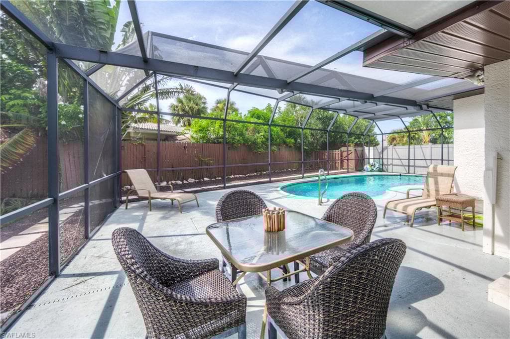 802 8th Ct W, Naples, FL 34108-9